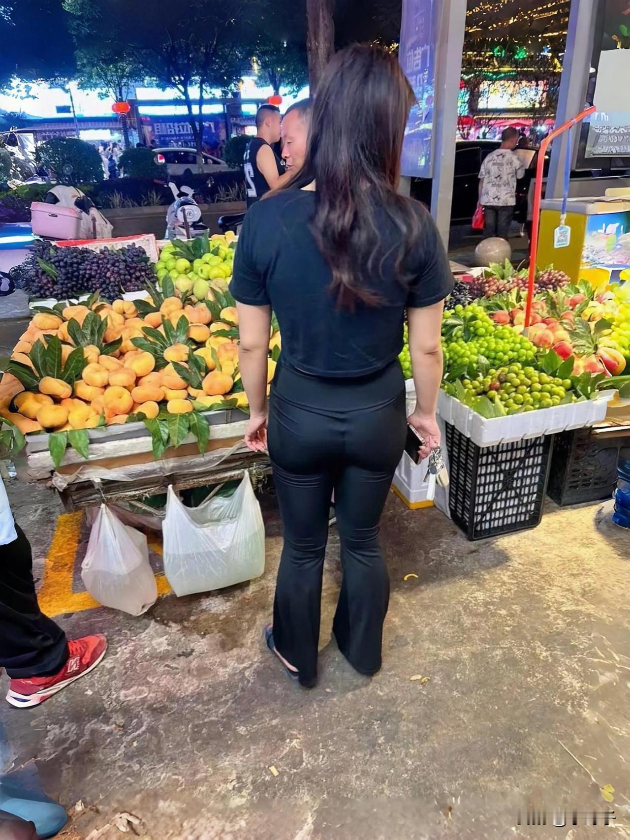 好羡慕她老公，这身材无敌了