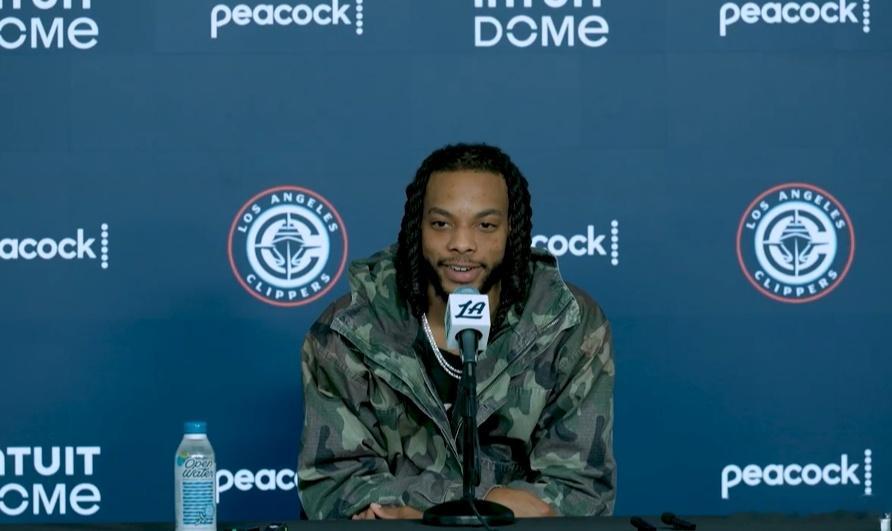 记者：我知道你和泰伦・卢教练之前就认识，想问问你们的交情是从什么时候开始的？现在