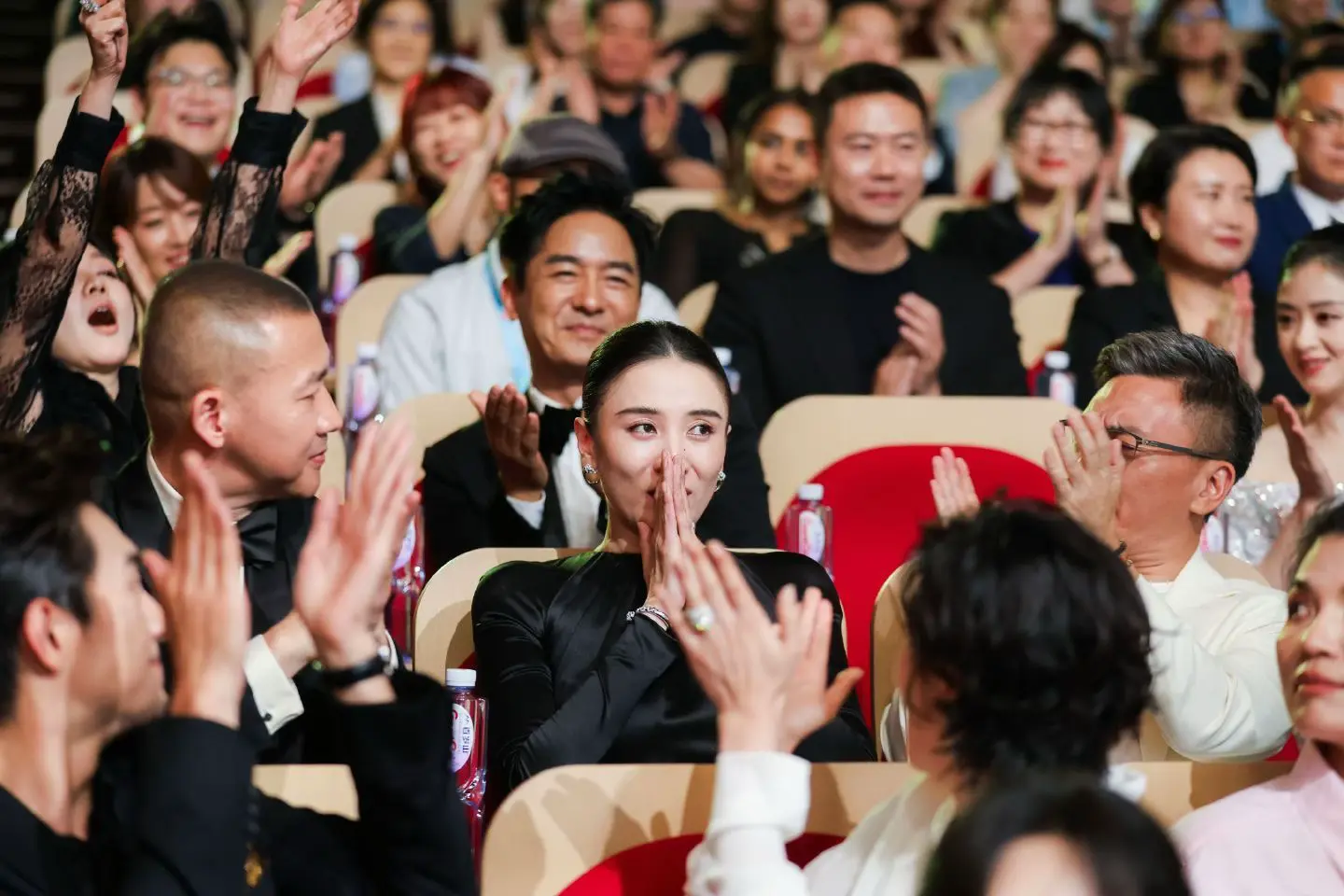 女演员之间的惺惺相惜真的很美好😊。都是优秀的女演员