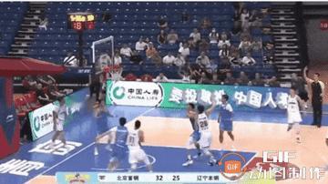 在今晚结束的一场CBA夏季联赛中，北京男篮74-67力克辽宁男篮，北京队中锋范子