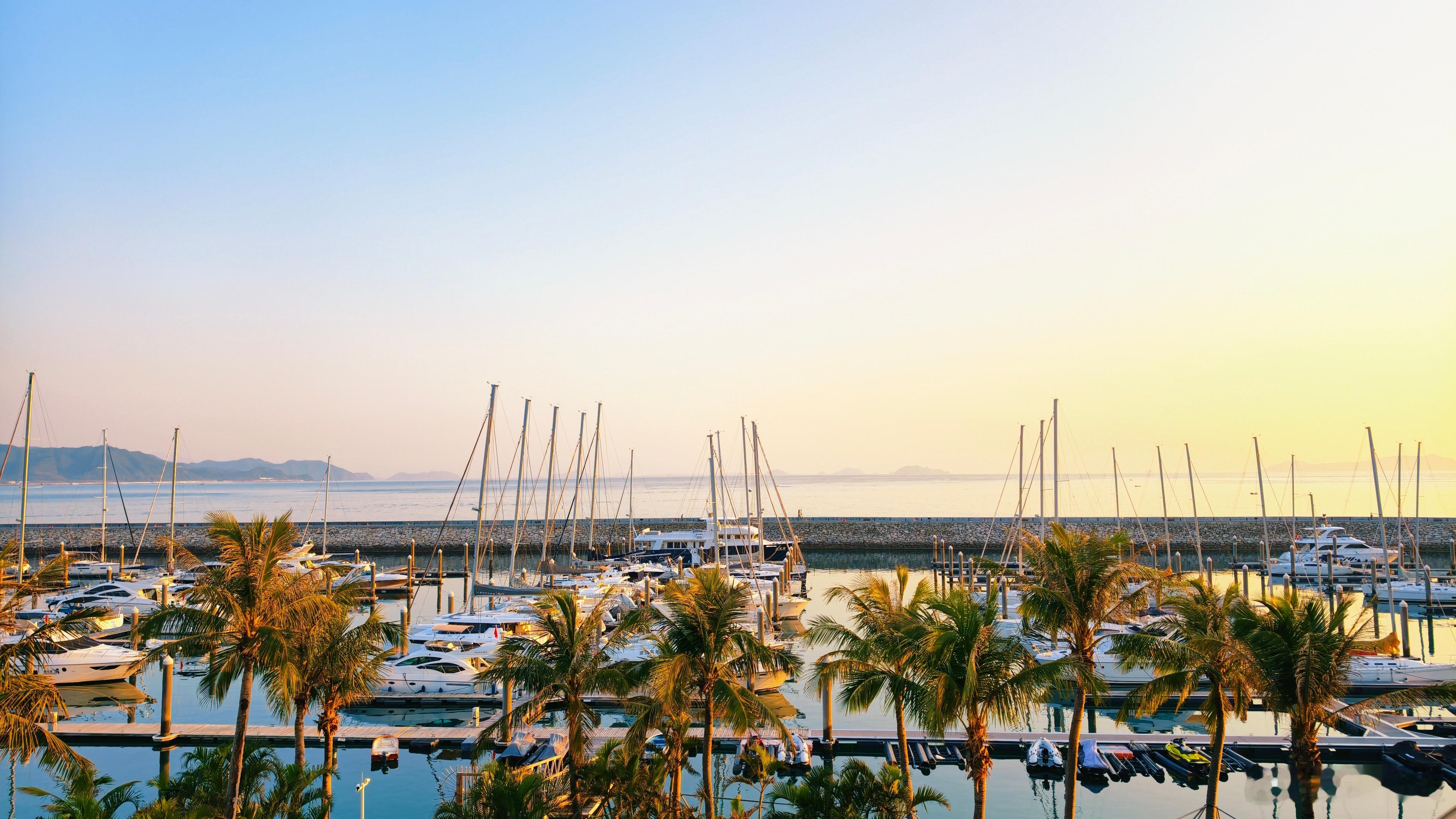 早安老铁们，美好的一天又开始了，有没有和我一样周末需要搬砖的