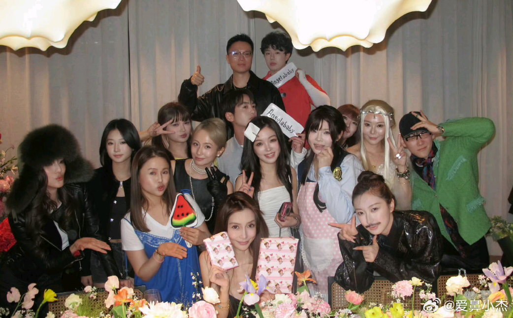 Angelababy紫瞳 ｜angelababy 一眼锁定 