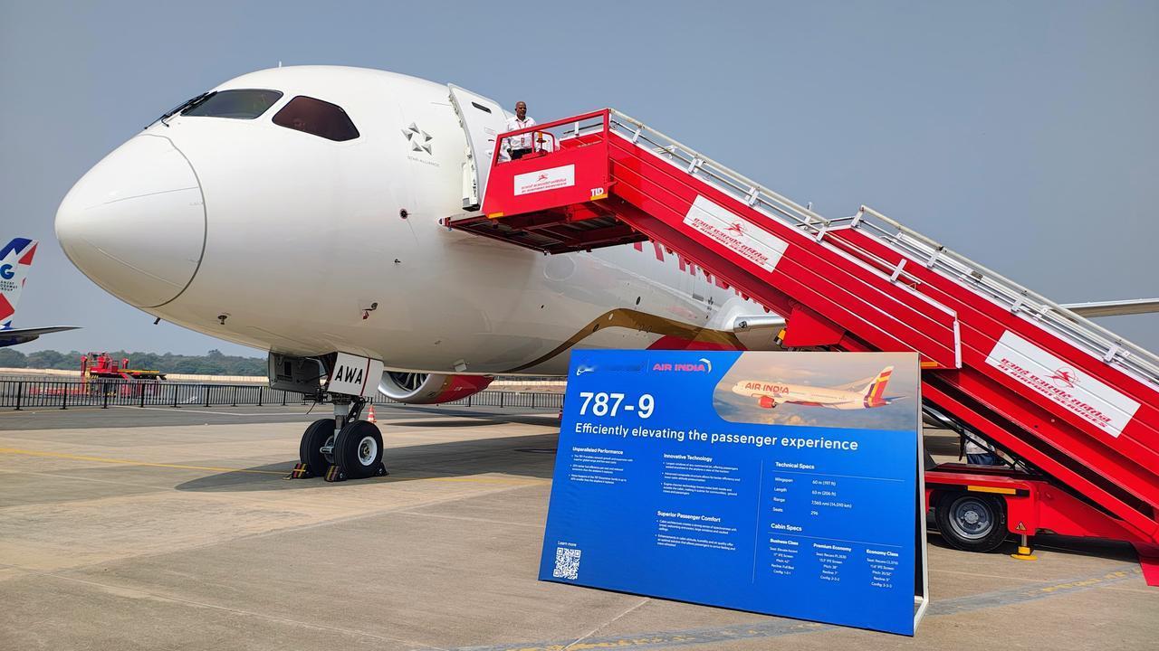 1月28日，2026年印度之翼航展开幕，印度航空首架波音787-9客机亮相室外展