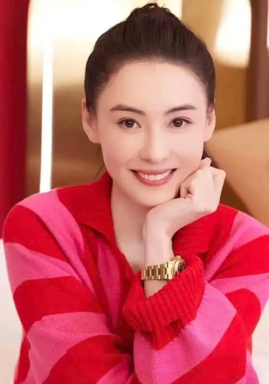 张柏芝：46岁生日当天泪洒舞台一、生日会上，她对着母亲哭了
5月24日，张柏芝4