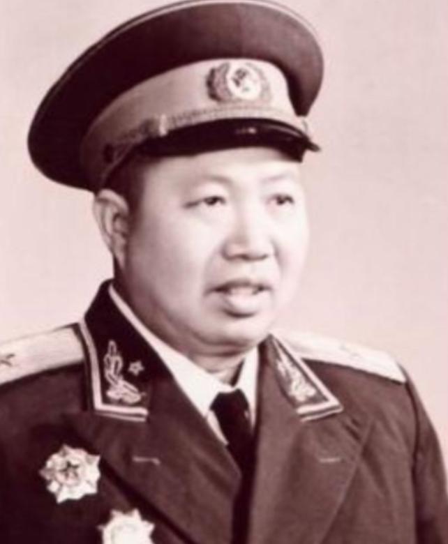 1928年，12岁的萧锋参加红军，21年后已经是华野28军的代军长，谁知金门战役