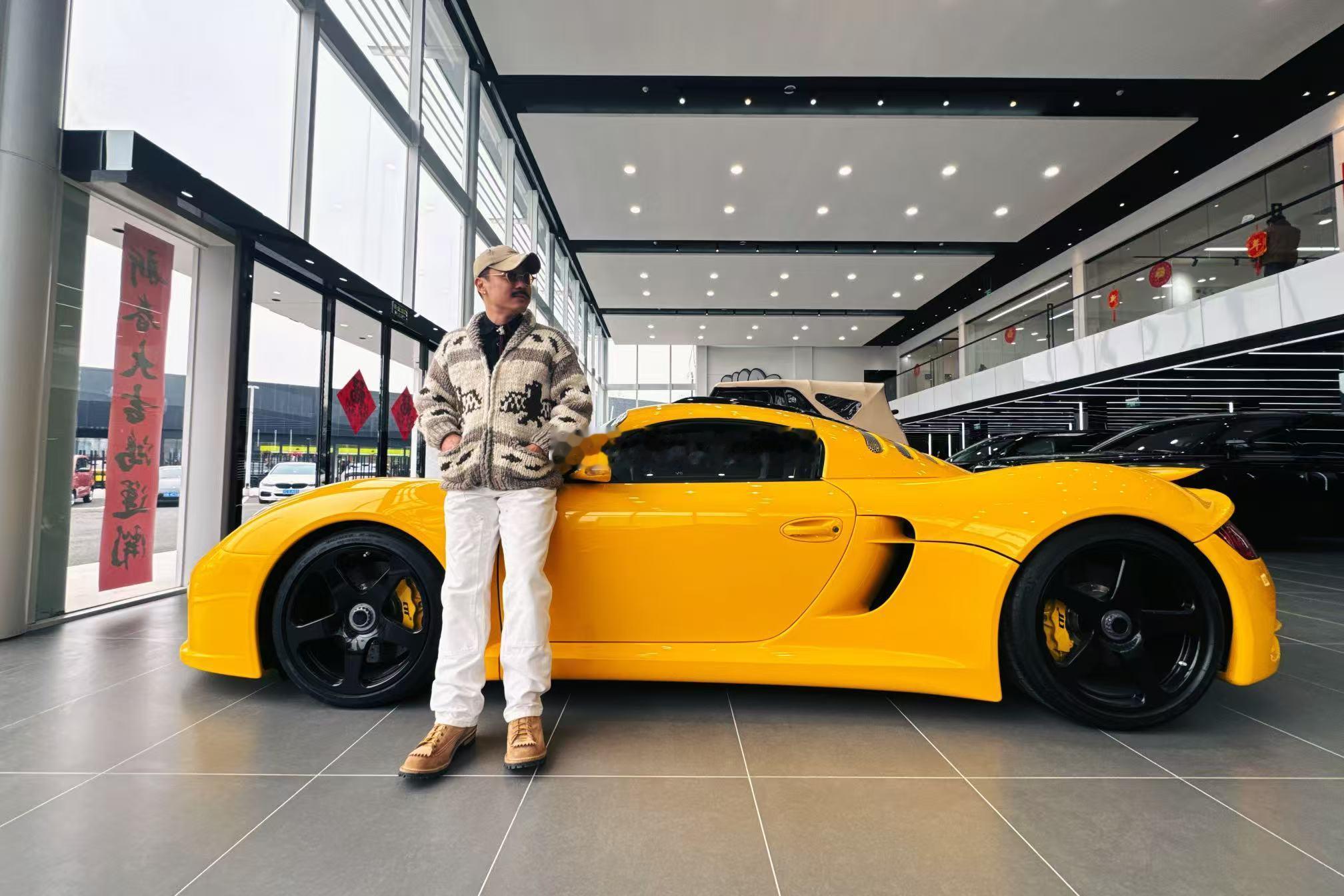 去年的今天，亮哥帮我拍的📷他说这车跟你是真的搭，快拿下吧😜梦想家ALI