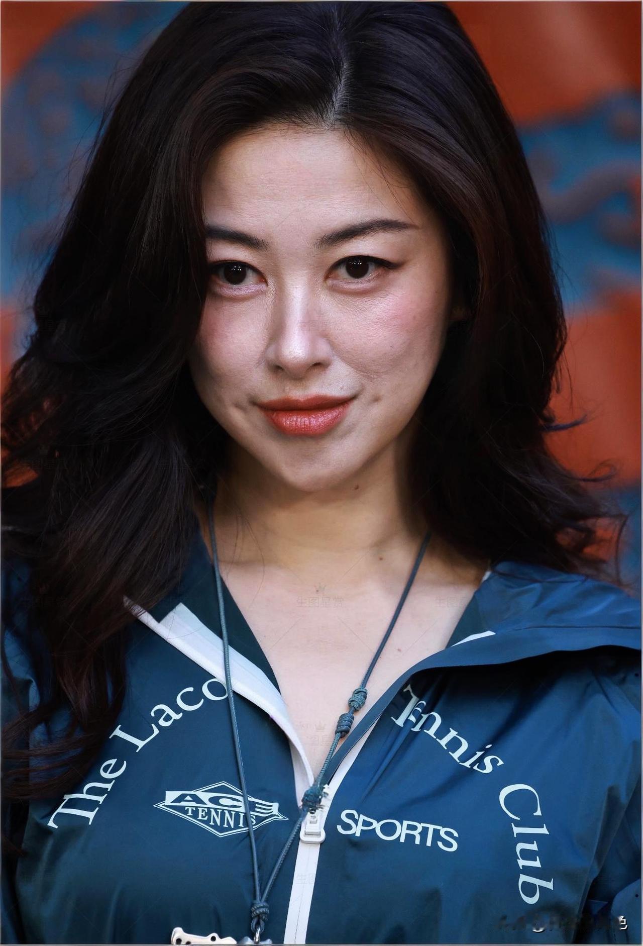 果然底子好，即便是生图都美得惊艳。