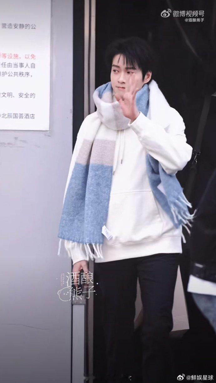 魏大勋你好星期六上班魏大勋 = 冬日男神！白色毛衣穿搭直接封神！你好星期六