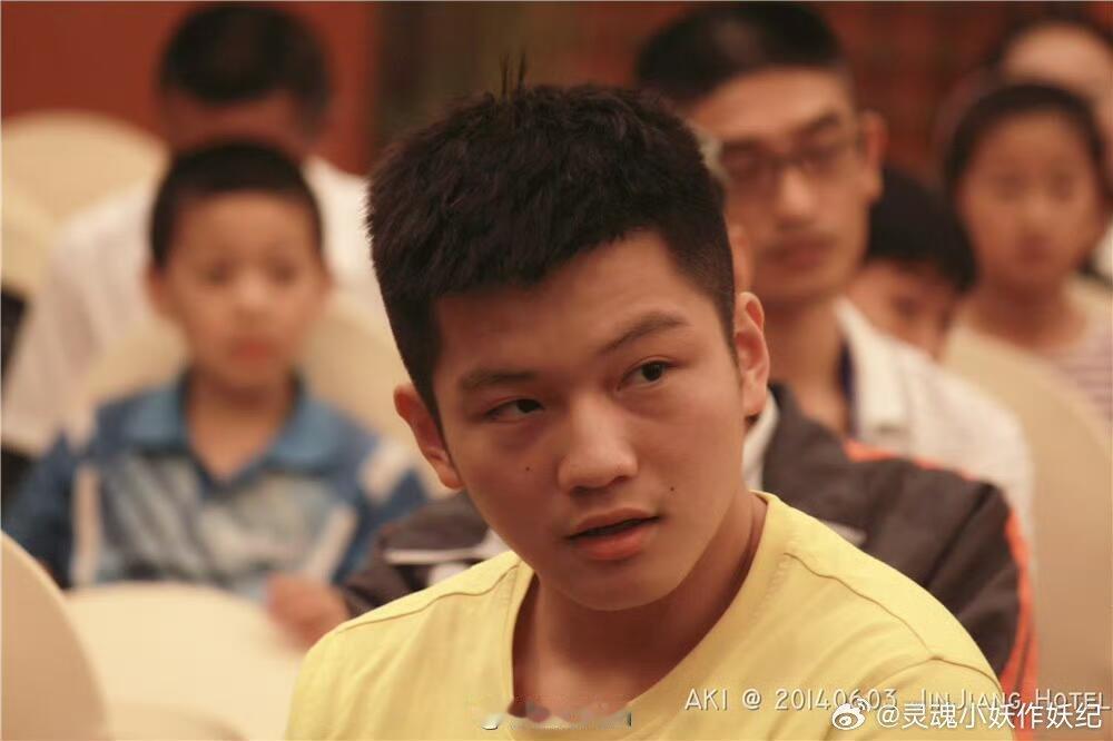 没见过系列的樊振东 