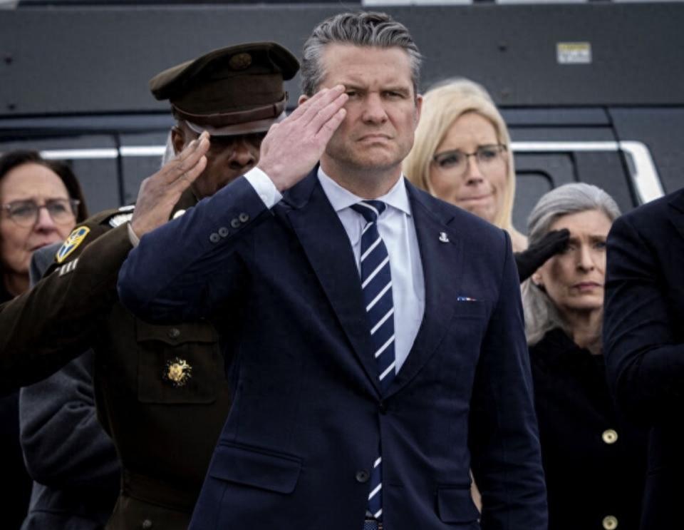 访华又悬了？美方制裁升级，7名高官反水，美议员：罢免特朗普！
 
今年2026年