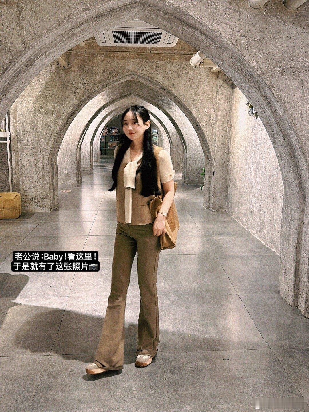 跟着老公出差，蹭玩第一天：好好吃🤤的成都🌆今日份OOTD：咖色系知识分子穿搭