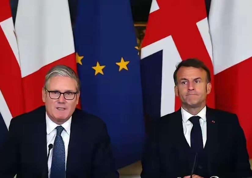 就在刚刚
突发消息！美国准备对委内瑞拉进行打击，抓捕马杜罗，美军已经开始袭击了。