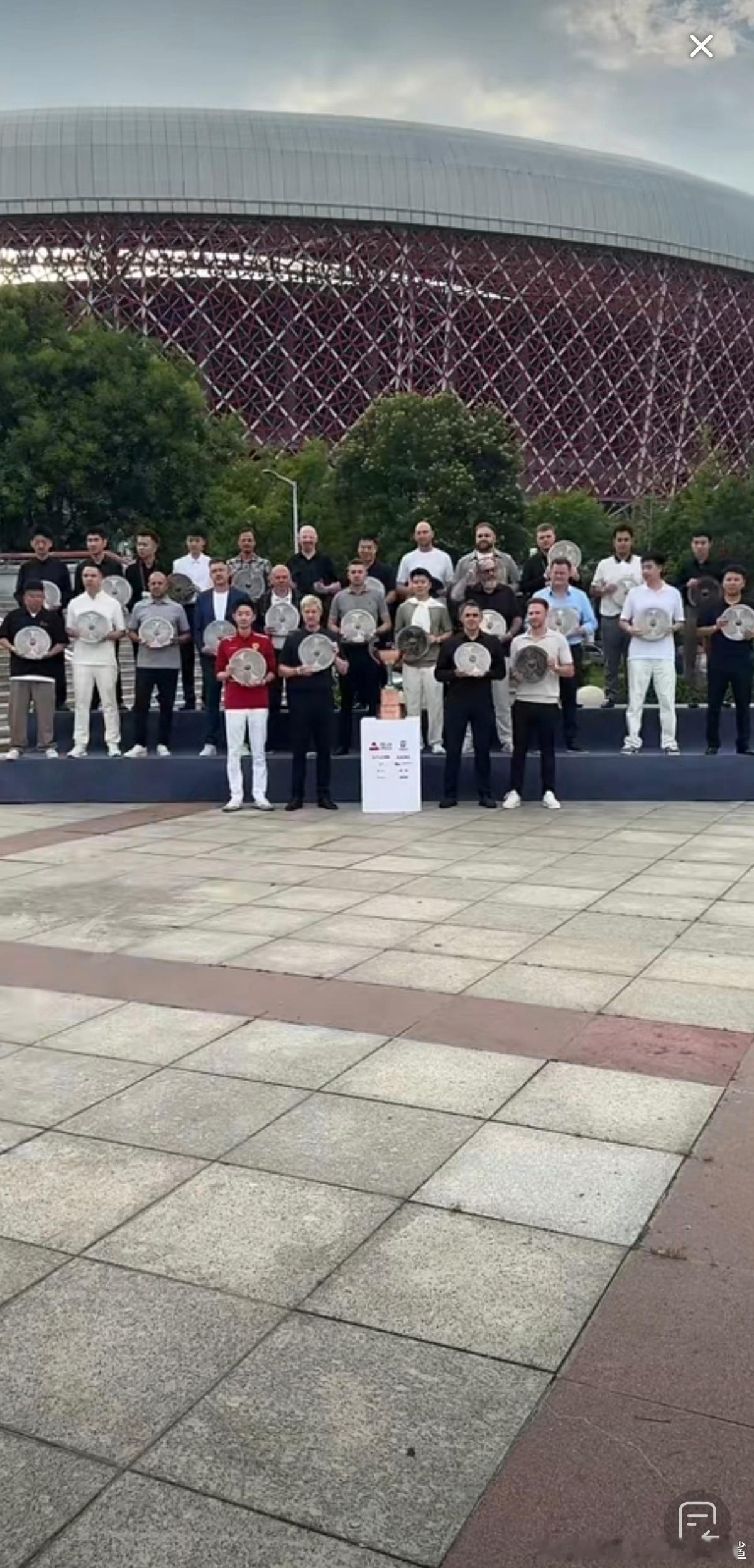 太原赛前的红毯和晚宴相关已经陆陆续续有直播啦特鲁姆普