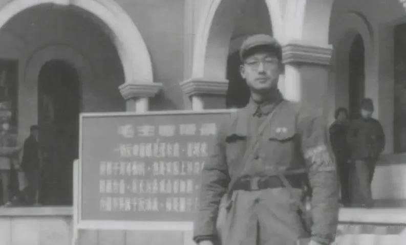 1963年，陈东平在家无所事事，竟然开始收听敌台，起初他是为了寻找刺激，但听得多