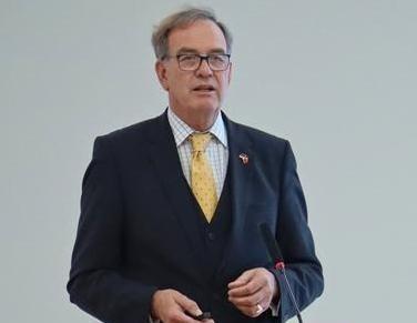 德国：中美打不起来了，因为打了也白打！日前德国教授坦率指出：美国不是害怕中国，也