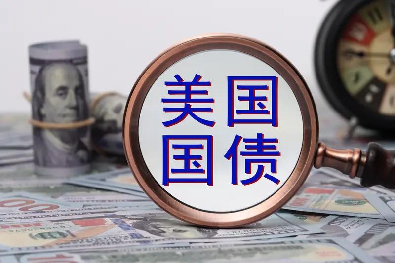 头条作者“从容一笙”预测：美国国债最迟2040年将超过50万亿美元，届时美元地位
