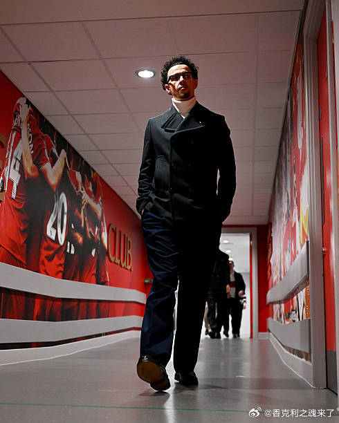 斯洛特谈柯蒂斯·琼斯留下："我认为大家已经看到，他获得了大量出场时间。不巧的是，