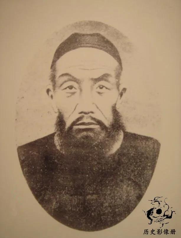 我就真的很奇怪曾剃头这号人怎么就能舔着个脸帮着满清杀汉人，镇压太平军呢？

我后