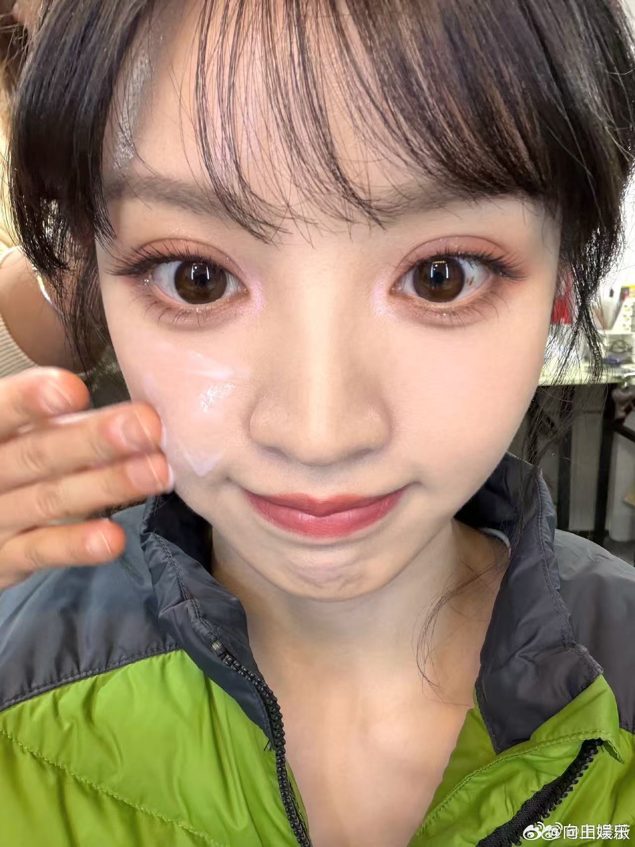 田曦薇四月好忙田曦薇嫁金钗杀青应援 田曦薇最新行程来了，好忙好充实的四月，嫁金钗