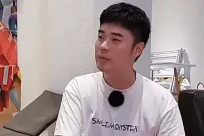 #陈赫力挺黄磊#有网友向陈赫提问：“黄磊老师做饭好吃吗？”陈赫毫不犹豫地回应道：