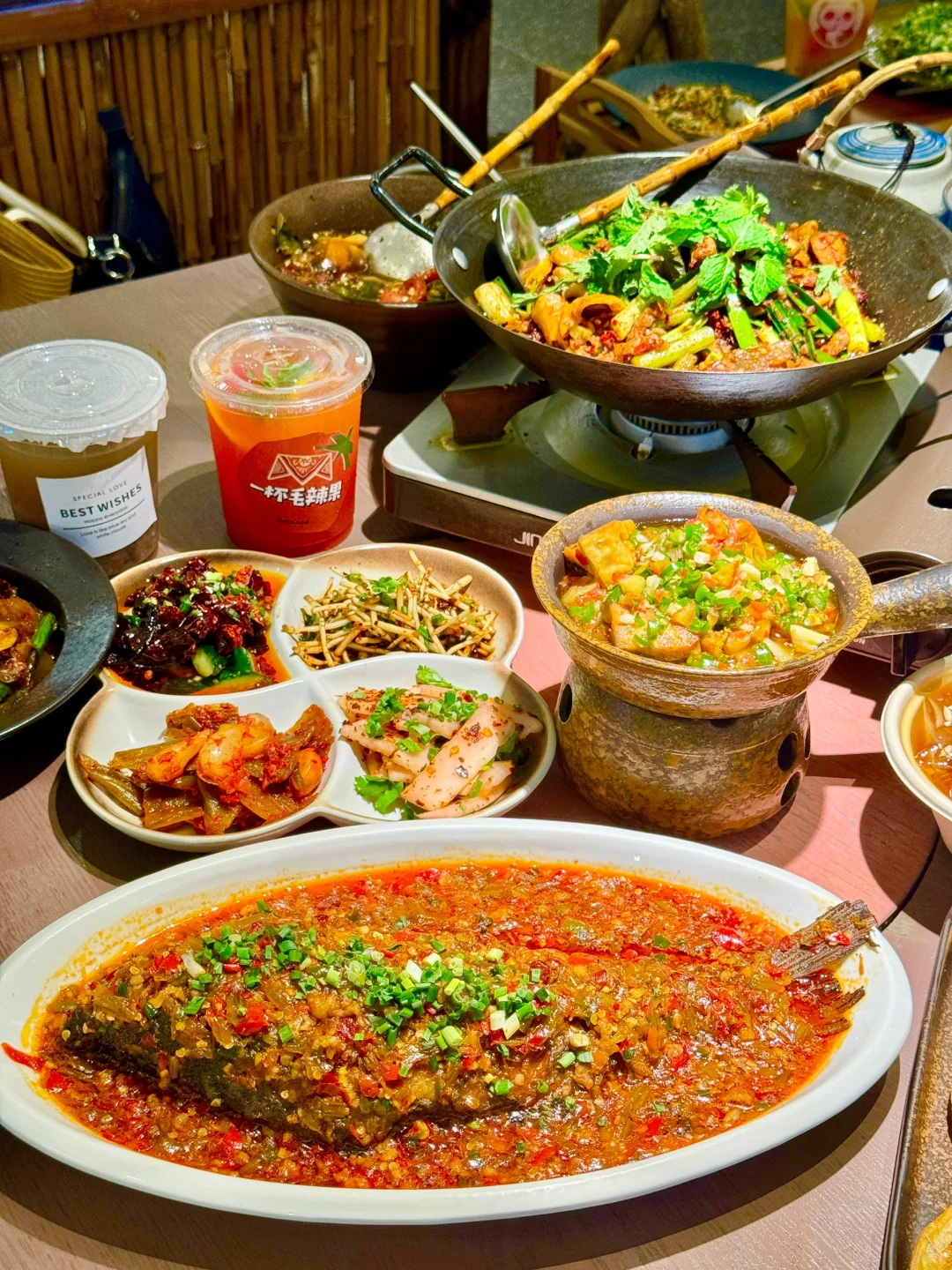 国庆旅游特种兵🫡体验贵州特色虾酸牛肉