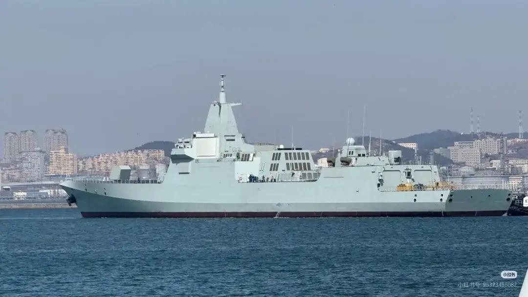 又一艘055海试！万吨大驱下饺子，西方双标彻底站不住脚

又一艘055驱逐舰海试