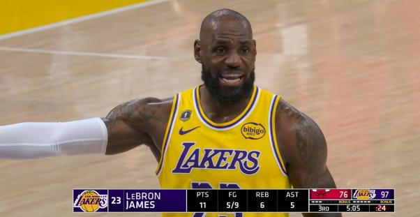 湖人巨星东契奇盛赞老大哥詹姆斯！在今天湖人主场以142：130击败公牛的赛后采访