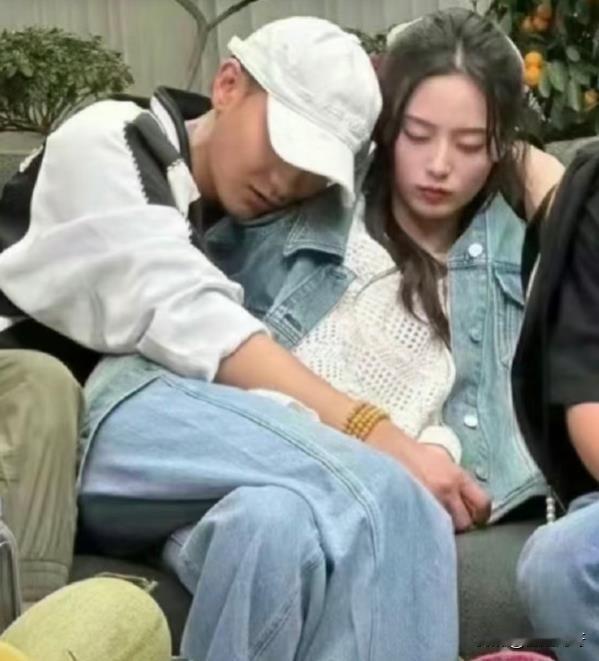 瞎子都看得出来，黄子韬是真的很想要一个名分啊！