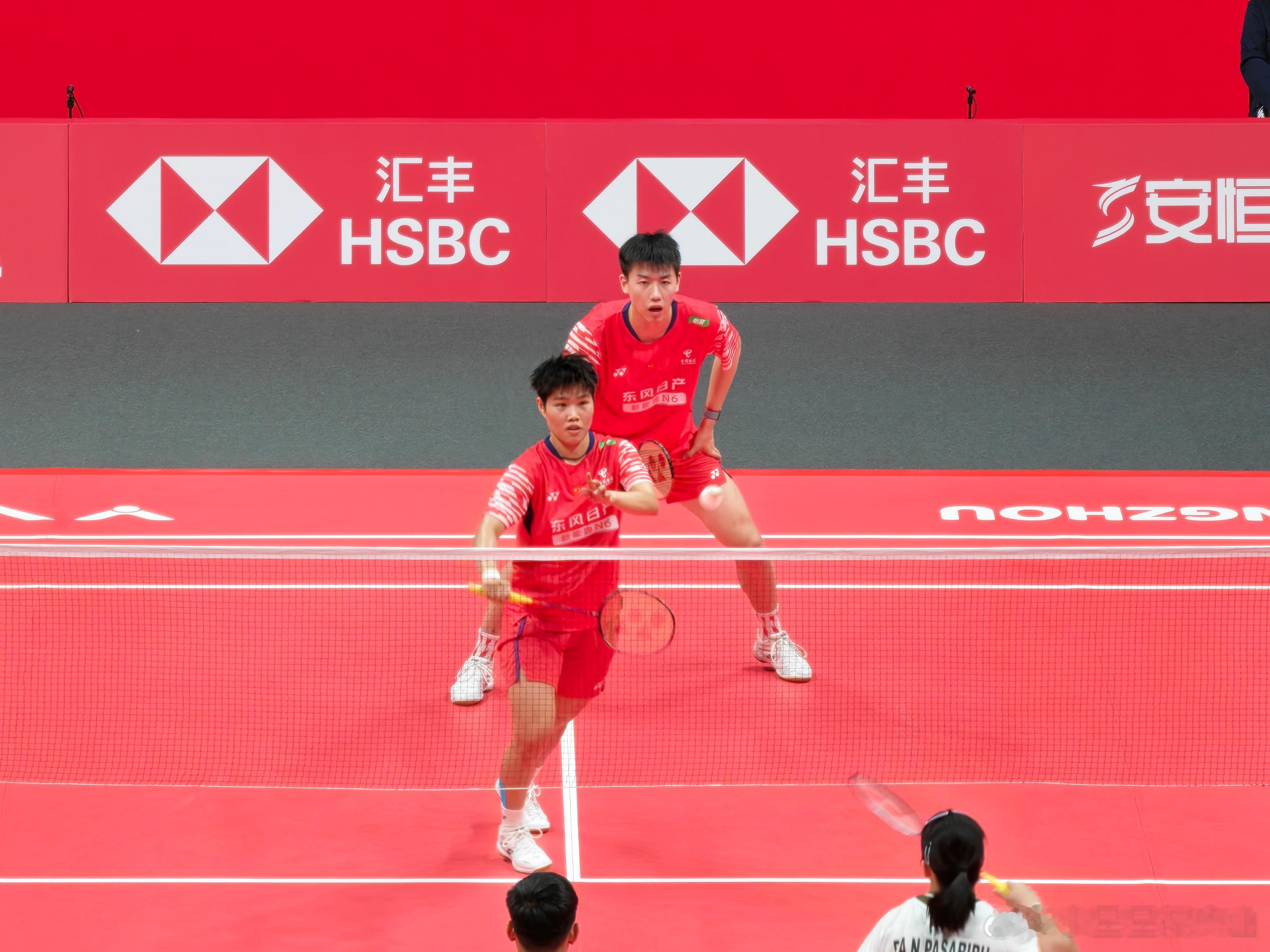 凤凰组合2比0沙拉组合 国羽年终赛开门红 冯彦哲/黄东萍🇨🇳 21-18、2