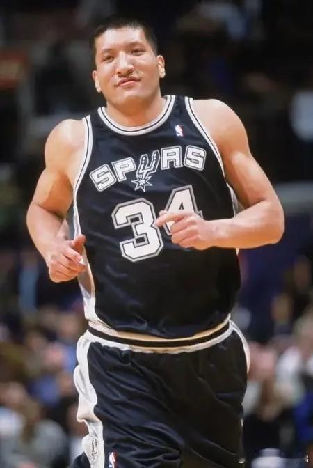 男篮四大中锋数据对比CBA得分：易建联 12781分 16个赛季王治郅 9588