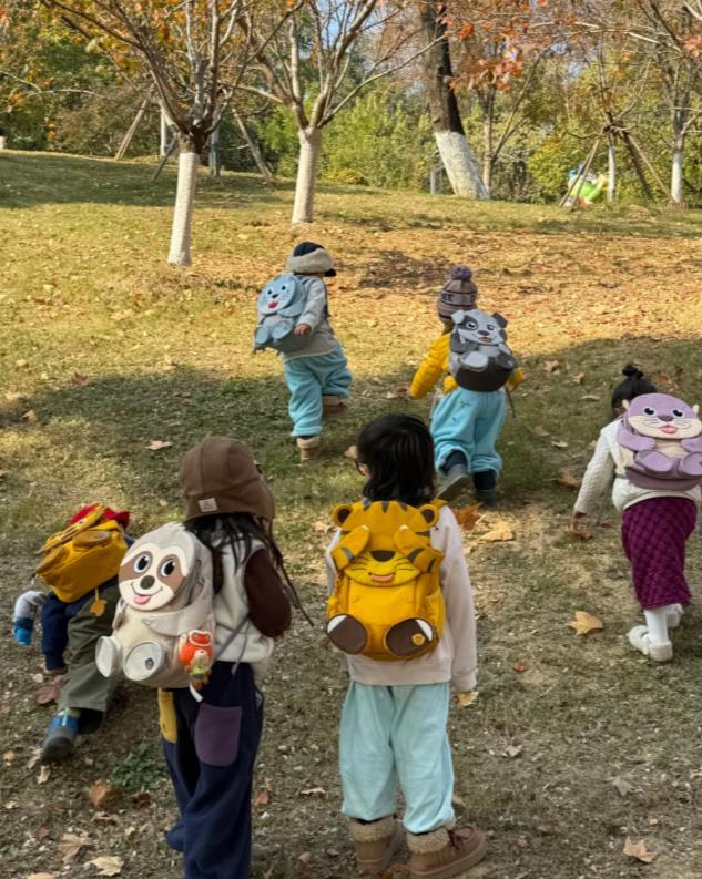 “寒假带娃亲子爬山𝙒𝙚𝘾𝙝𝙖𝙩文案 | 🌲快乐吸氧”①“上山前：阳