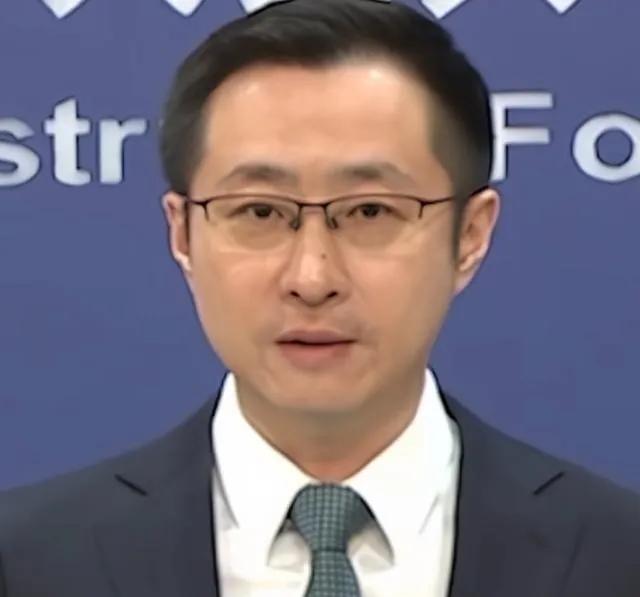 俄罗斯的警告别只听一半，那四个坑才是真杀招

网上总有人拿着俄罗斯的“战争警告”