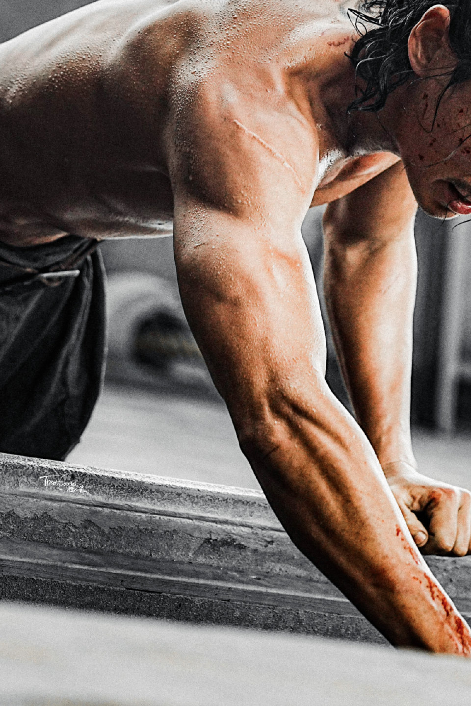 朱一龙说腹肌没了朱一龙透露今年工作计划 朱一龙聊起身材变化超洒脱，直言爱吃是天性