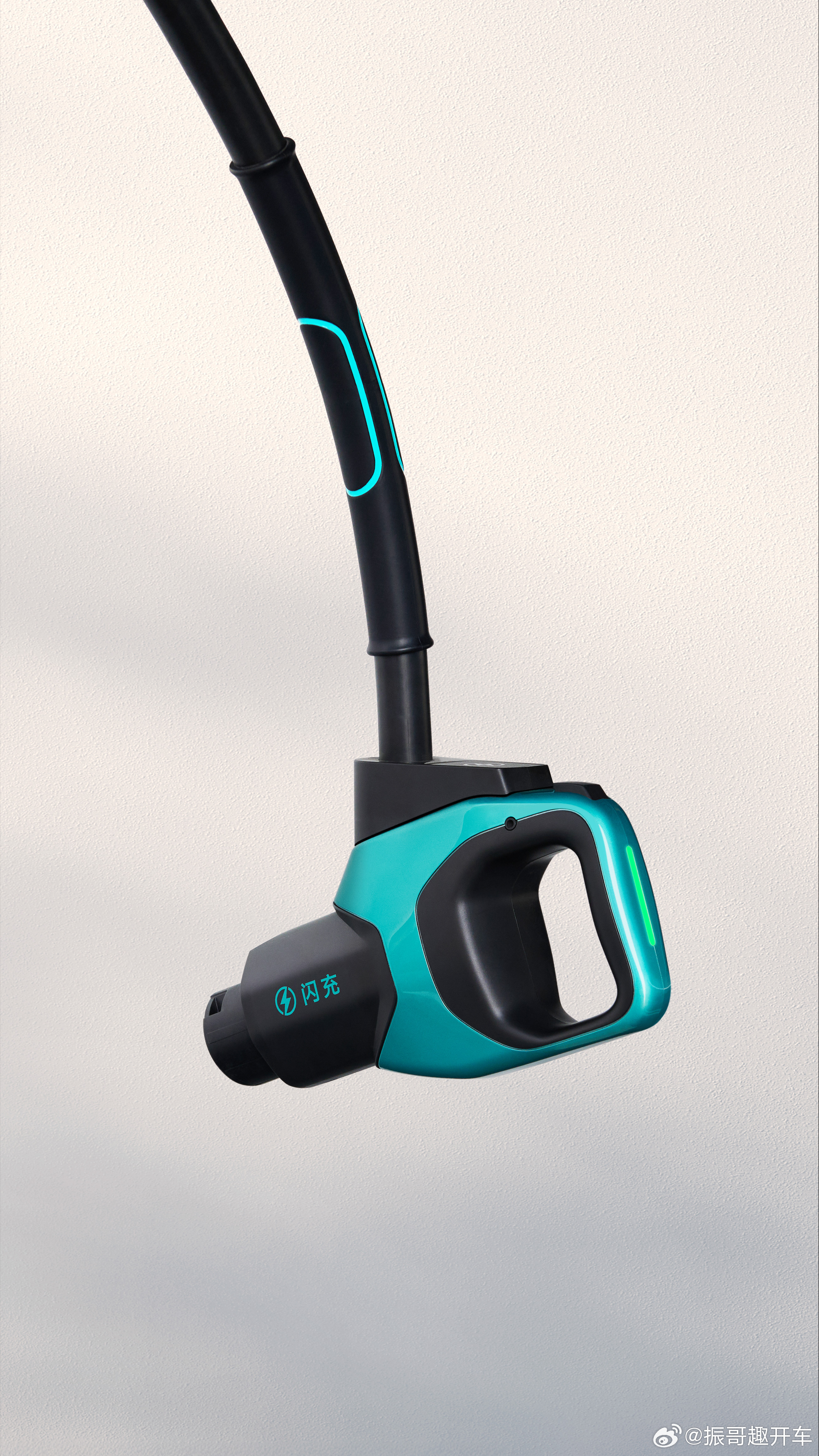 对国内成品油价格采取临时调控 国际油价一路上涨，国内汽油也要重回9元时代了，加满