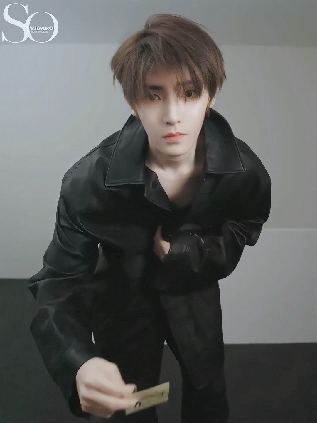 这妆造实在是惊艳啊！帅到底怎么写的！第一眼居然没相信自己的眼睛！第二眼必然是挪不