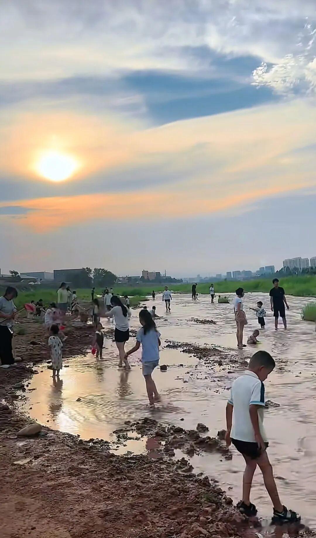 夏日生活打卡季什么？洪洞竟藏着一处“赛里木湖”！本地网友自带浪漫脑洞，把秦壁工业