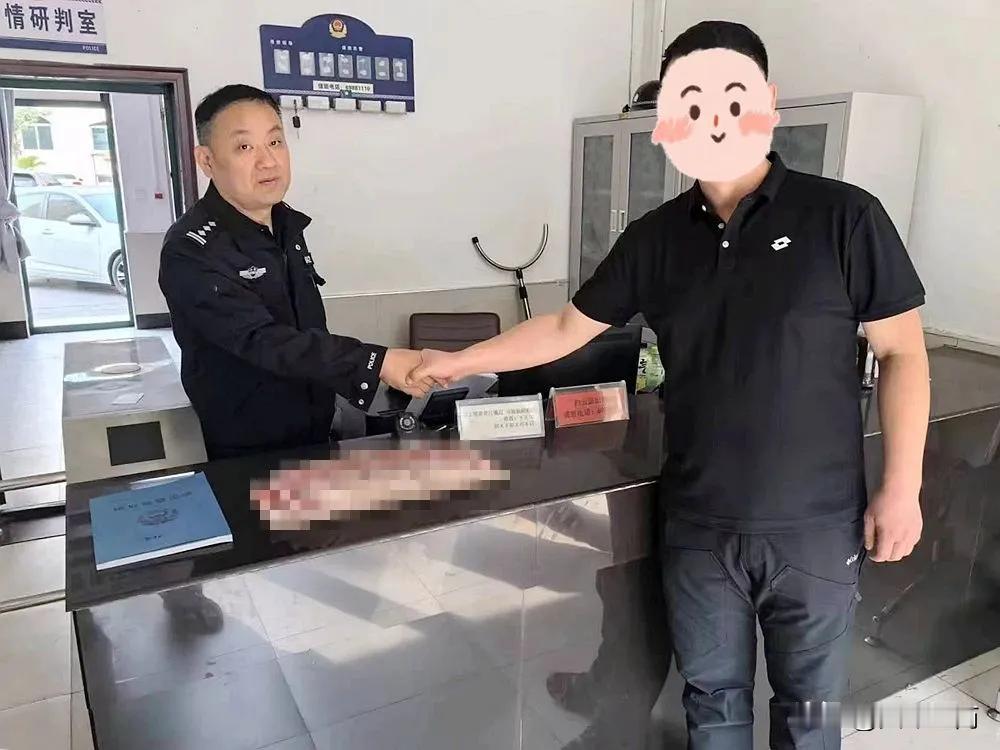 【买18万元酒不见人？商丘民警调查发现猫腻】

　　“太感谢警察同志了，要不然我