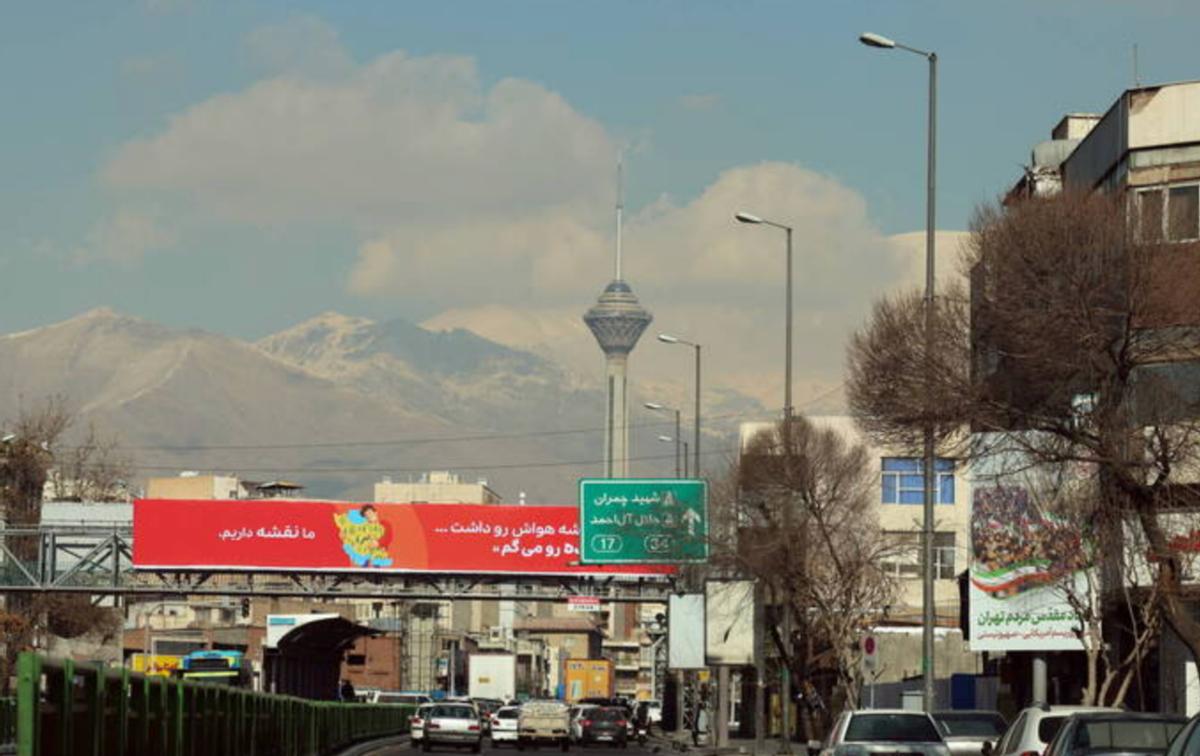 【特朗普真不打了？欧洲不信：航空公司避开伊朗领空】

此前特朗普暗示将暂停攻打伊