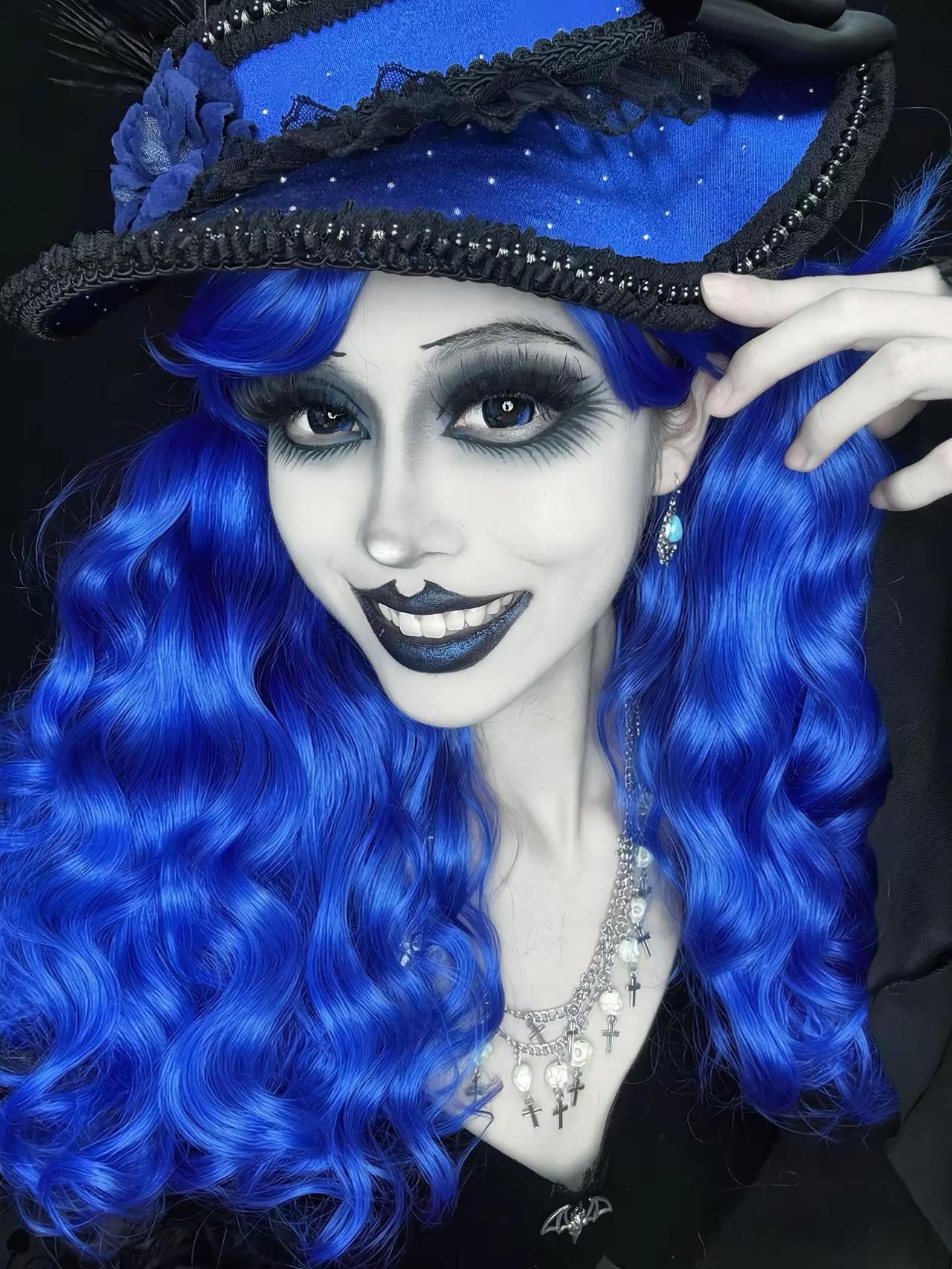19枝蓝蔷薇与乌鸦。gothic 哥特
