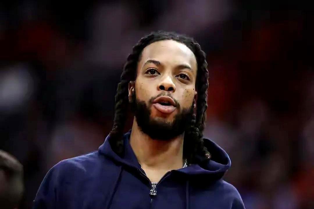 伦纳德刚砍下32分大胜鹈鹕，转头却说：真正的杀招，周一才亮出来。
 
达里厄斯·