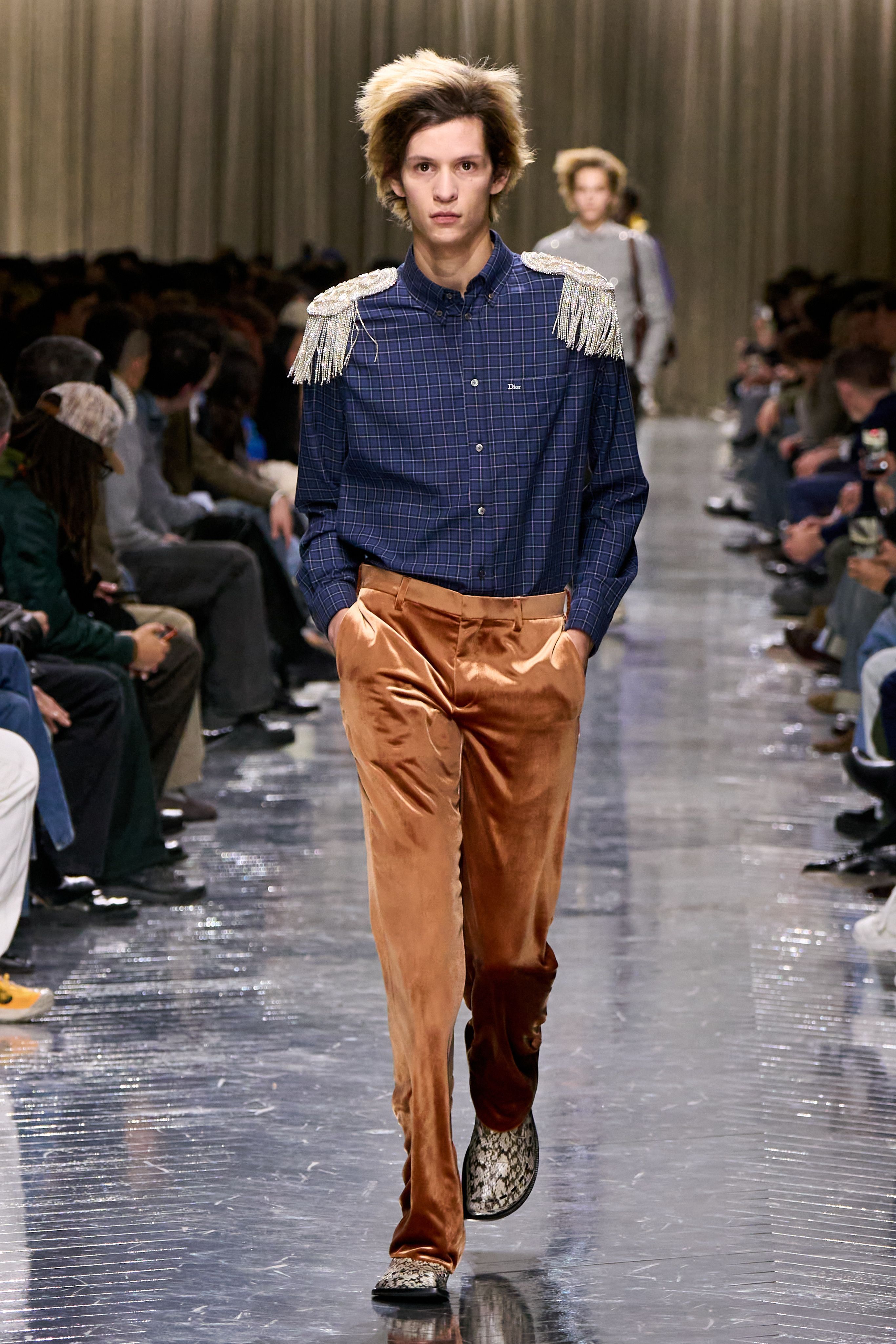 李昀锐 x 迪奥二零二六秋冬秀看秀造型公开！小林超季上身一个月前发布的Dior 