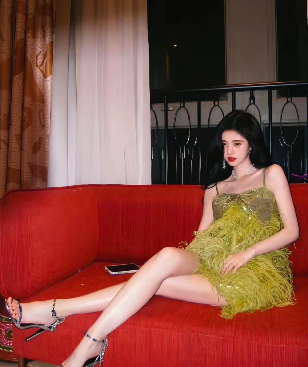 Hahhhxswm鞠婧祎的腿照来咯，大长腿爱了爱了！！