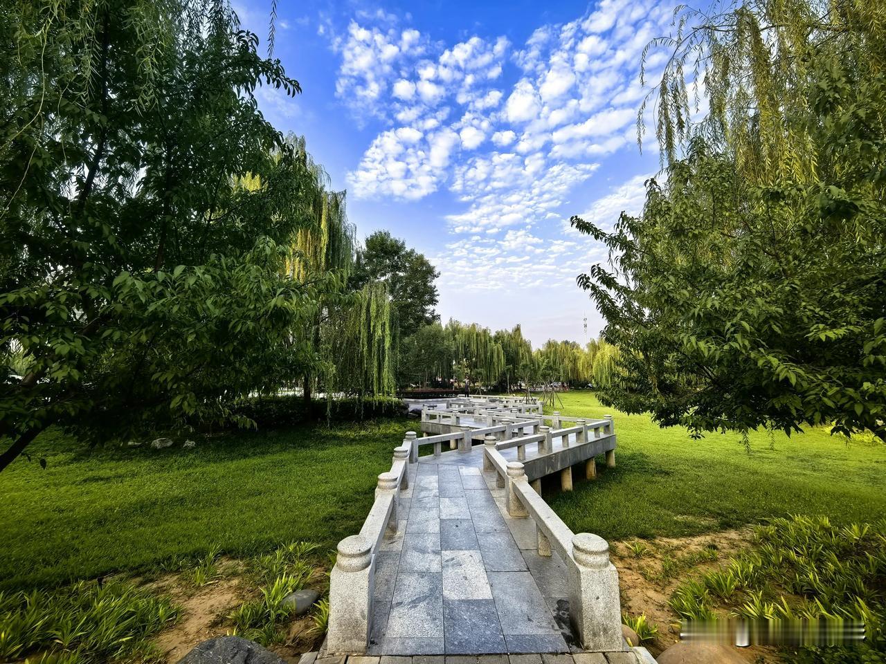  早晨起来遛遛弯，看这么美的景色多舒服。#这么近 那么美 周末到河北#