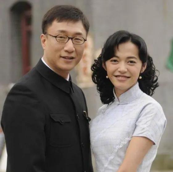 一次，孙红雷对李小冉说：“今天有吻戏，你什么都别吃？”李小冉笑而不语，没想到拍完