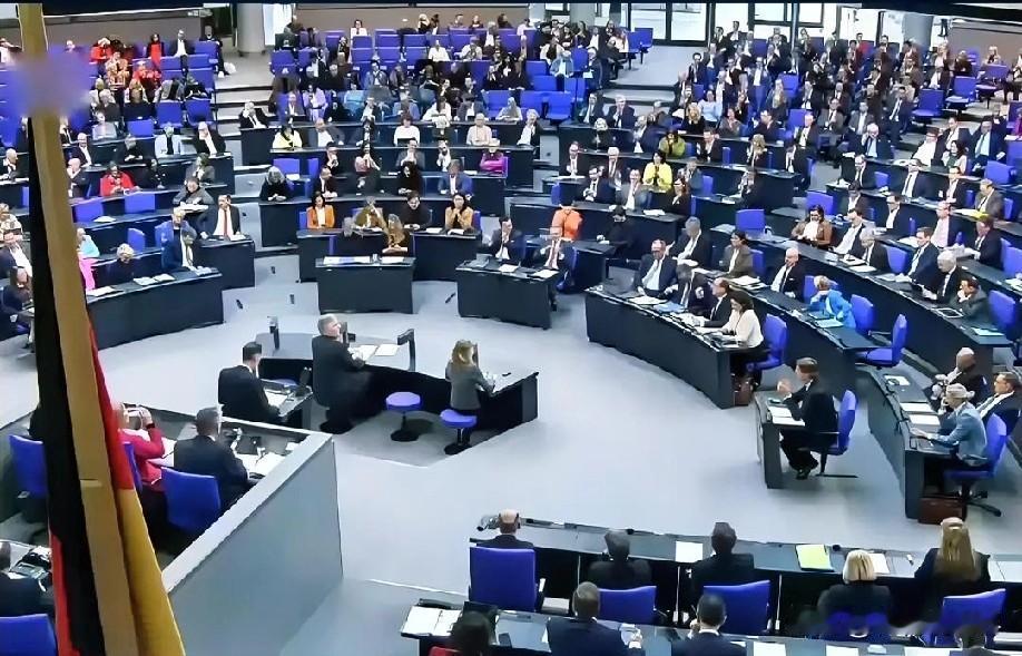 1月27日上午的最新消息，速报，全都不容错过，第二条：欧洲议会将美欧贸易协定推进