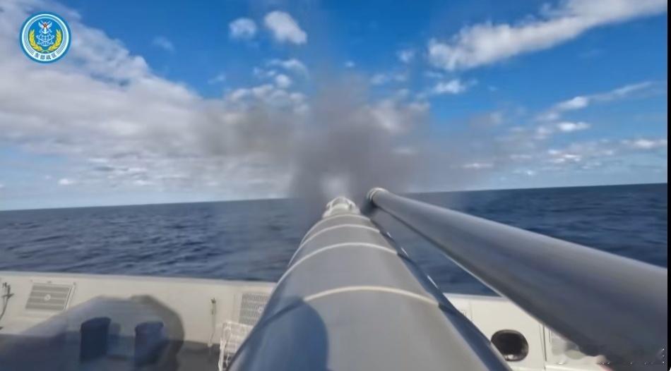 火箭弹射向台岛海域高清大图海空弹雨挥利剑雷霆划下斩杀线 