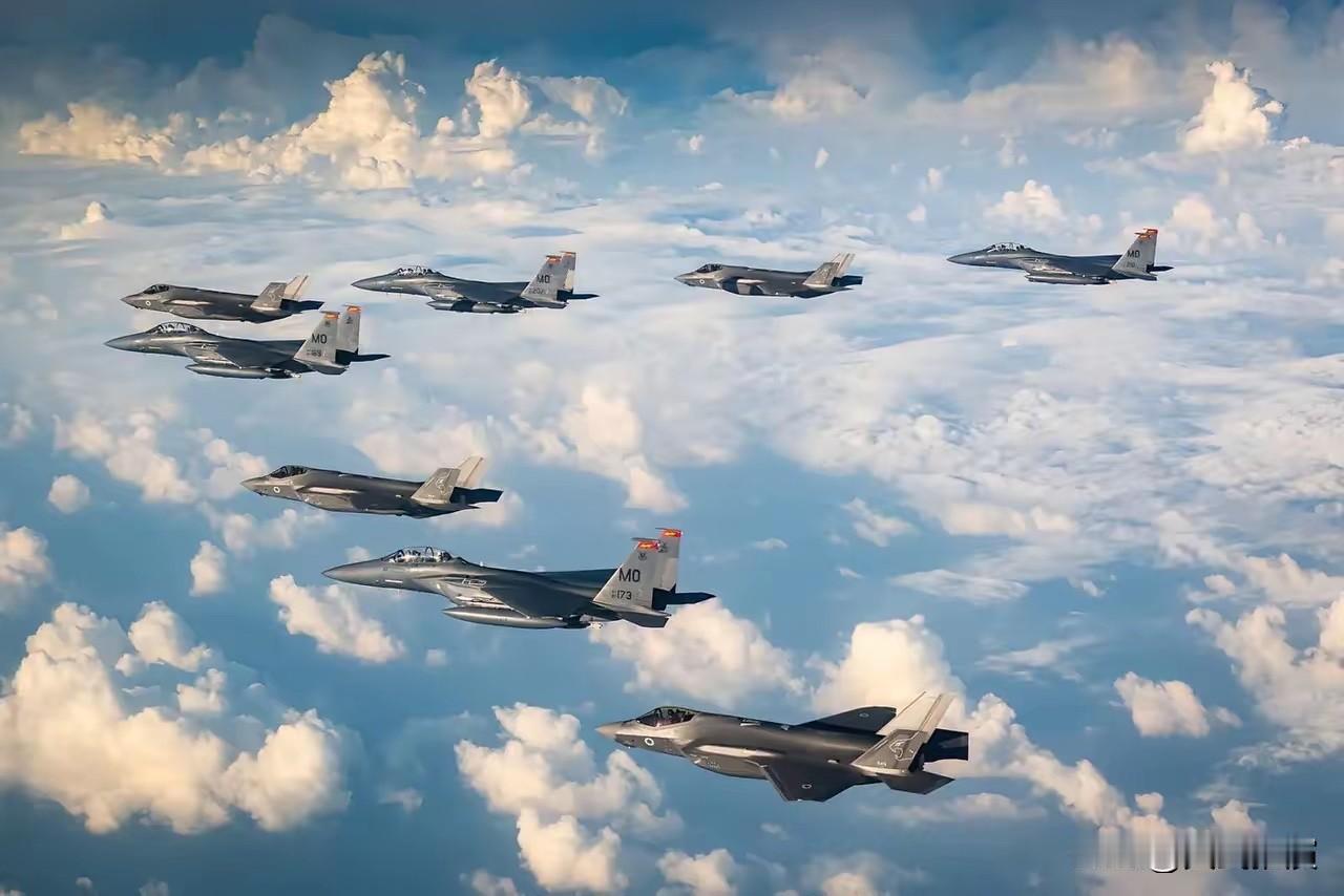 7月25日，特朗普突然下令停火，大批战机空中紧急掉头，到底发生了什么？

打了1