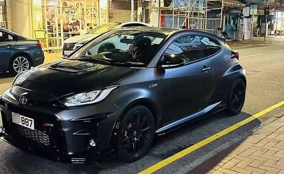 香港著名歌手郭富城新买的汽车，想不到他这么低调开丰田车，以前都是开超级跑车，现在