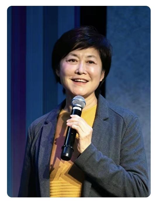 敬一丹的离世，网上议论纷纷，什么不该转院，平时不注重身体保养等等，是忽都成了医生