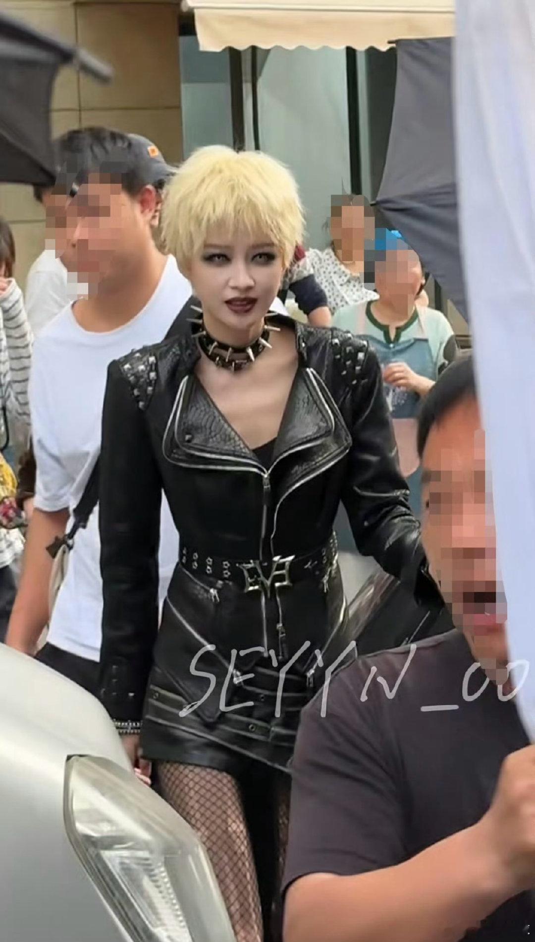 孙怡黄色超短发还真没认出来没认出这是孙怡孙怡黄色超短发曾沛慈孙怡 在谁的怀中会有